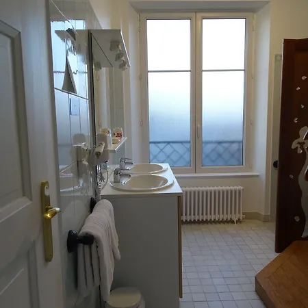 Отель La Granitiere Maison De Charme Сен-Вааст-ла-Уг